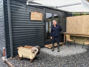 Ana María Vial, fundadora de Oveja Vasca, pionera en la crianza de ovejas de raza Latxa en los pastizales de Colico.